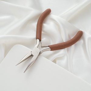 Alternative view of High-carbon steel jewelry pliers, high-quality DIY jewelry tools, needle-nose pliers, round-nose pliers, diagonal cutting pliers